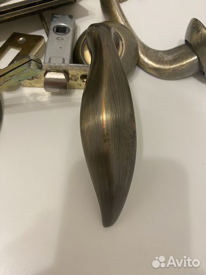 Дверные ручки цена за всё