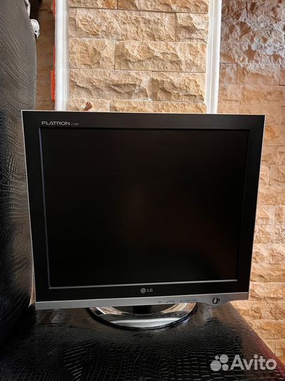 Монитор LG диагональ 17 дюймов