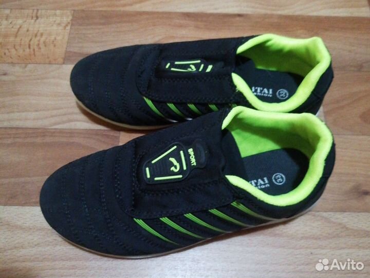 Кроссовки детские