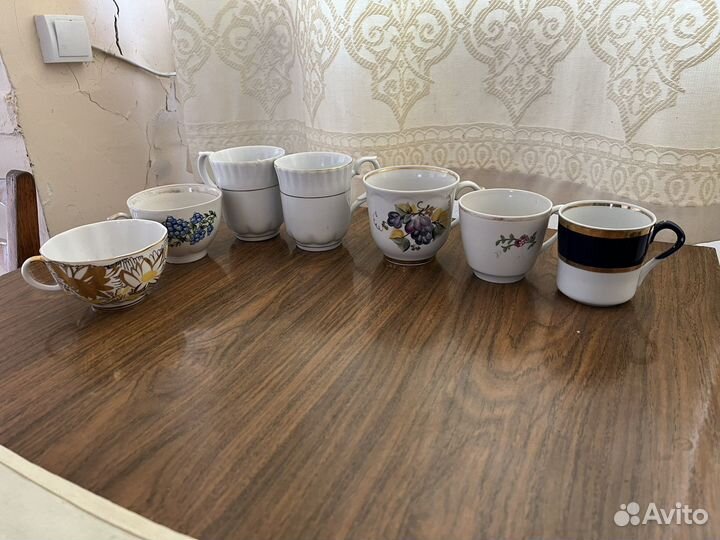 Тарелки кружки стаканы