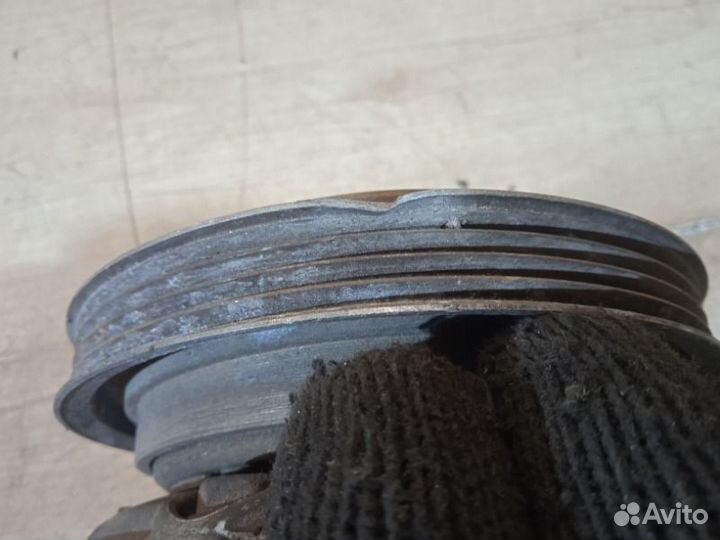 Компрессор кондиционера Nissan Serena C23M 2.0