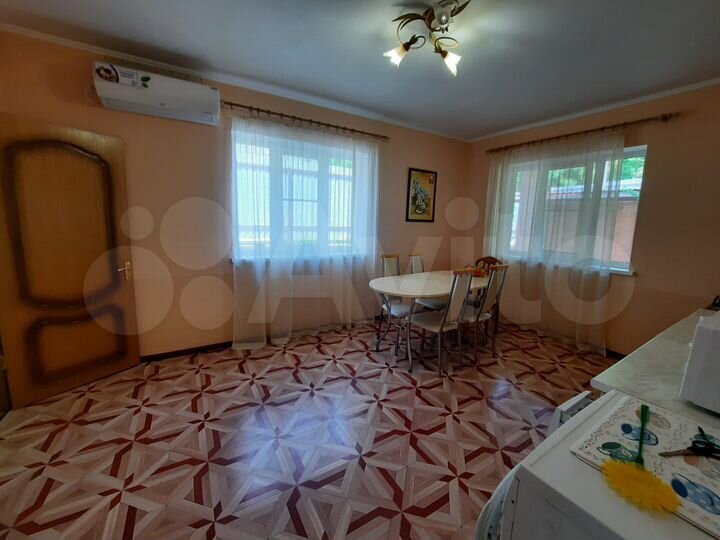 Дом 200 м² на участке 6 сот.