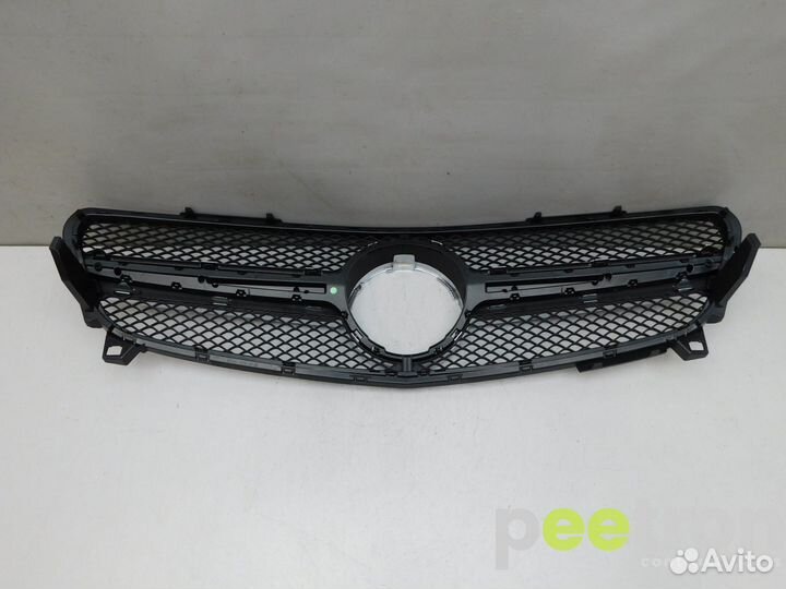 Б/У Б/У Решетка радиатора новая A1768880100