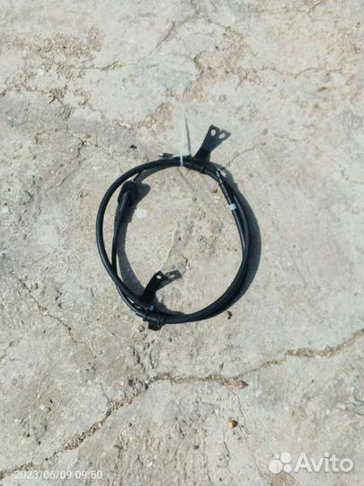 Трос стояночного тормоза