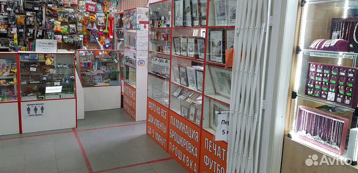 Продавец в магазин канцтоваров