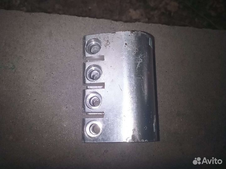 Зажим для трукового самоката