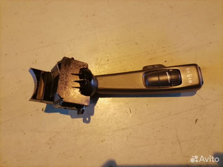 Переключатель подрулевой (дворников) 8682869 Volvo