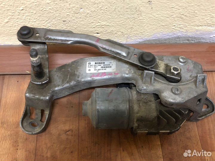 Левый моторчик дворников Mercedes s221 w221