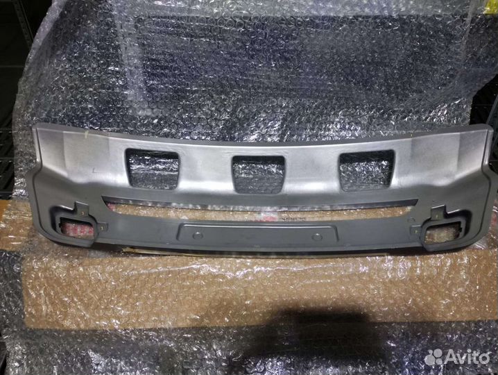 Накладка бампера Toyota RAV4