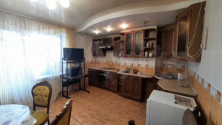 4-к. квартира, 107 м², 3/6 эт.