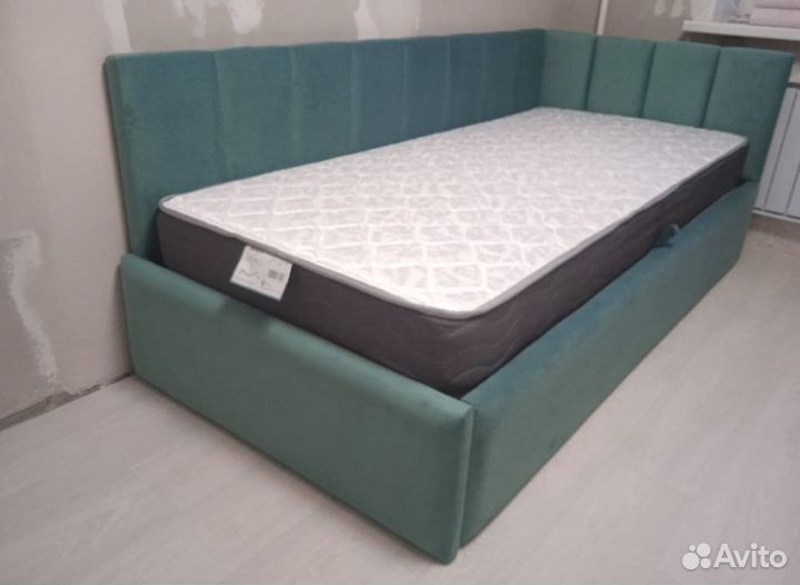 Кровать новая с матрасом