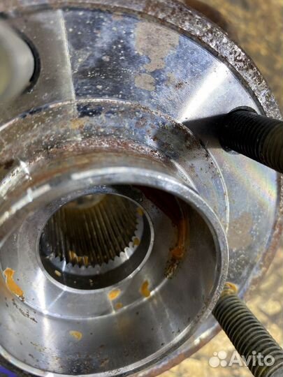 Кулак поворотный левый ступица Форд Мондео 4