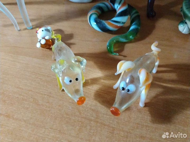 Разные фигурки статуэтки стекло