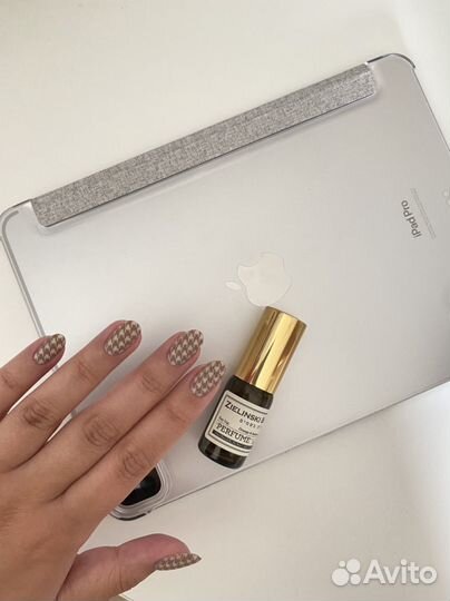 Маникюр и педикюр с покрытием гель лак