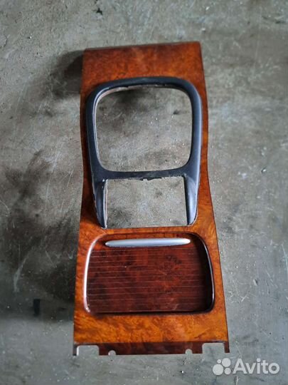 Центральный консоль на Porsche Cayenne