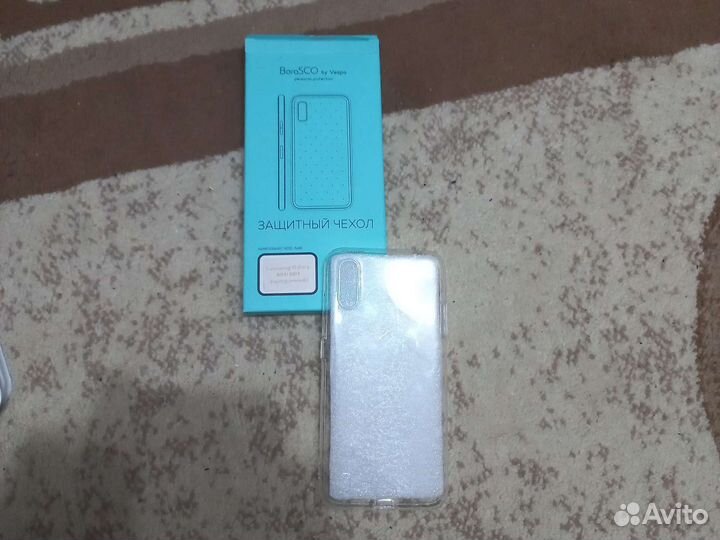 Чехол на телефон