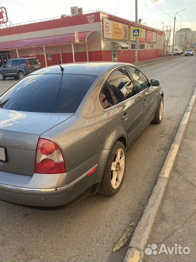 Volkswagen Passat 2.3 AT, 2003, 300 000 км