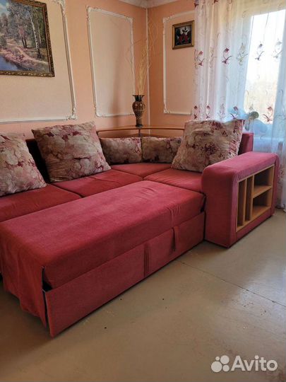 Диван с креслом