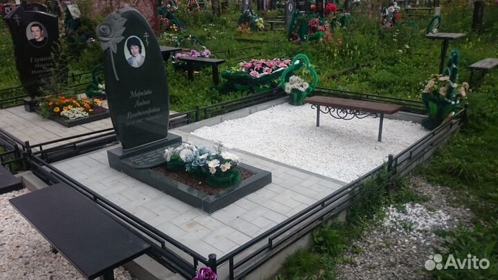 Памятники. Благоустройство. Оградки