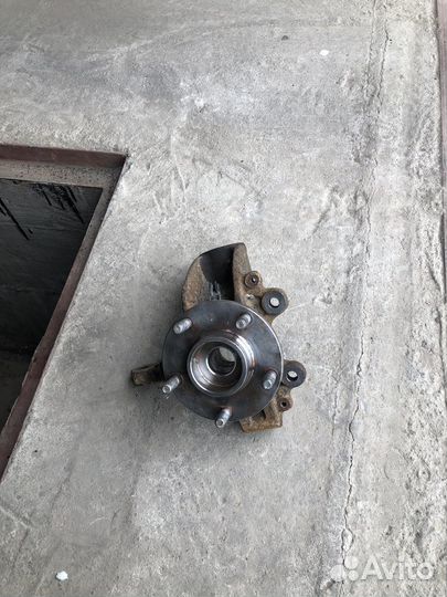 Поворотный кулак mazda 3 bk