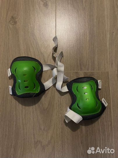 Шлем для роликов и защита