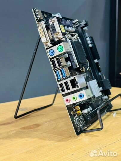 Материнская плата ASRock LGA1200