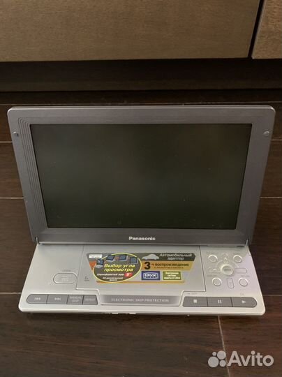 Портативный dvd плеер + 3 диска