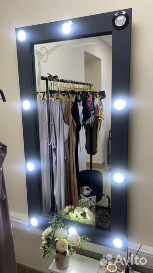 Зеркало с лампочками