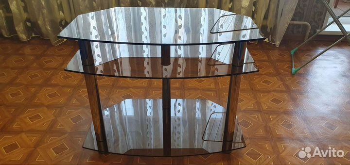 Стеклянная тумба под тв