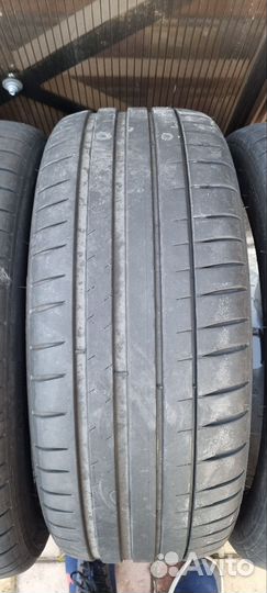 Michelin Pilot Sport 4 235/45 R18 98ZR