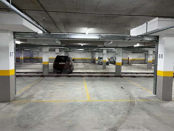 Машиноместо, 18 м²