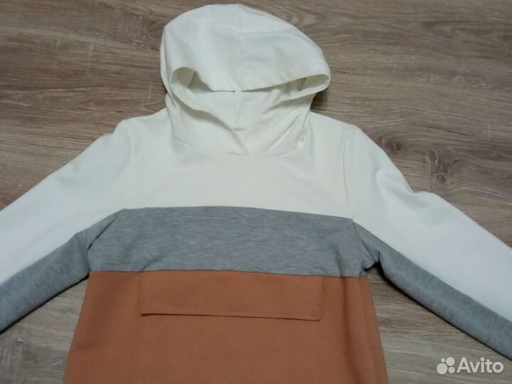 Платье с капюшоном 152 см