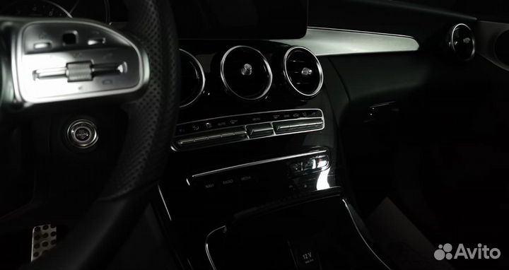 Оклейка декоративных элементов салона авто