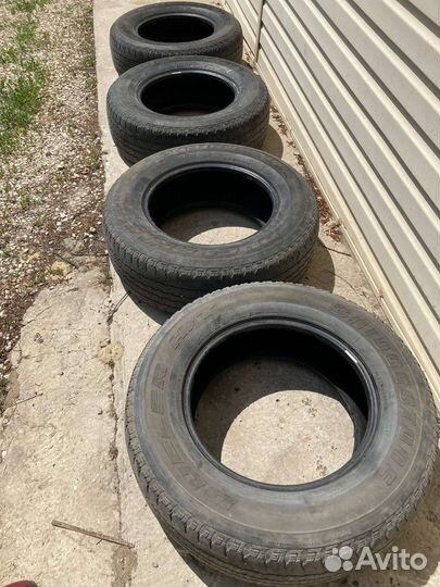 Bridgestone Dueler H/T 265/65 R17