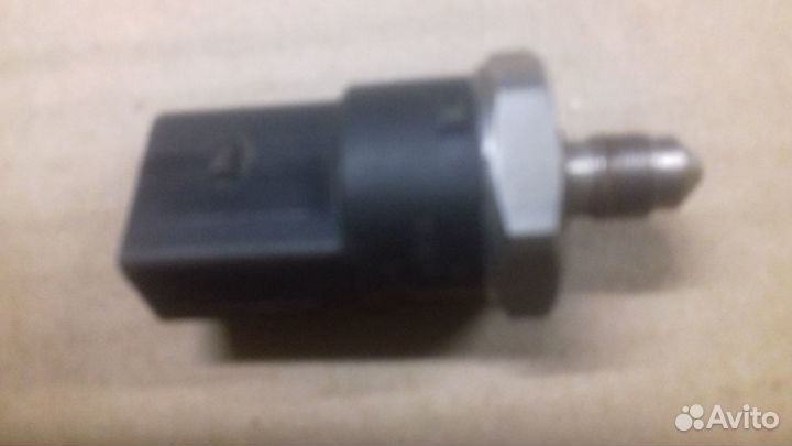 Датчик давления топлива Ауди(VAG 06D906051A)