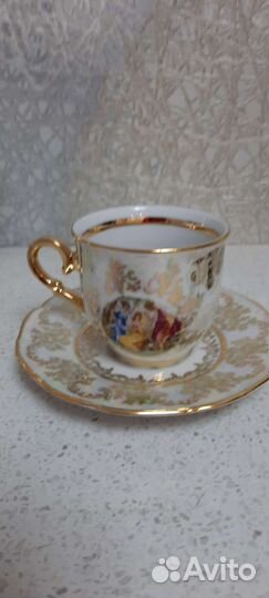 Кофейные чашки с блюдцами мадонна