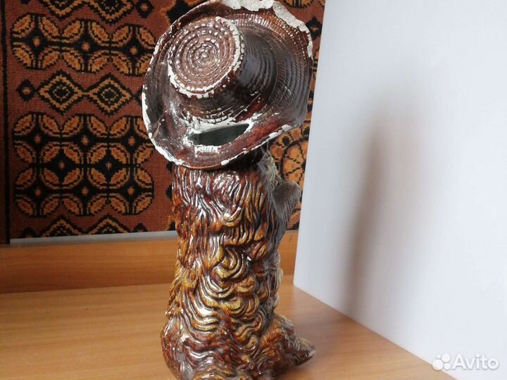 Глиняная фигура собаки копилка