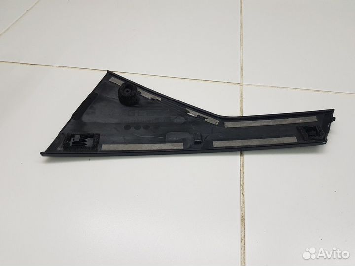 Накладка задней правой двери (Geely Coolray)