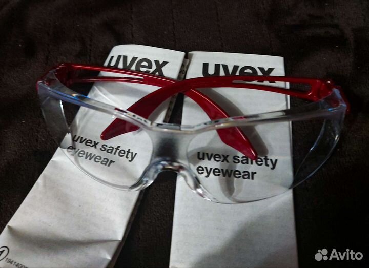 Перчатки, респераторы, защитные очки