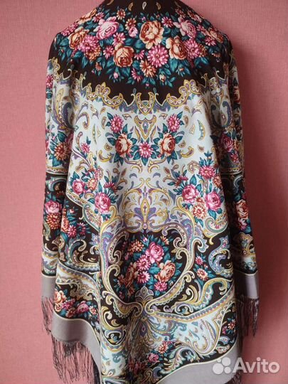 Павловопосадские платки из итальянской шерсти