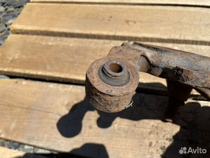 Кулак поворотный задний правый Hyundai Sonata 4