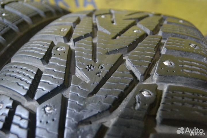 Nokian Tyres Hakkapeliitta 7 215/65 R16