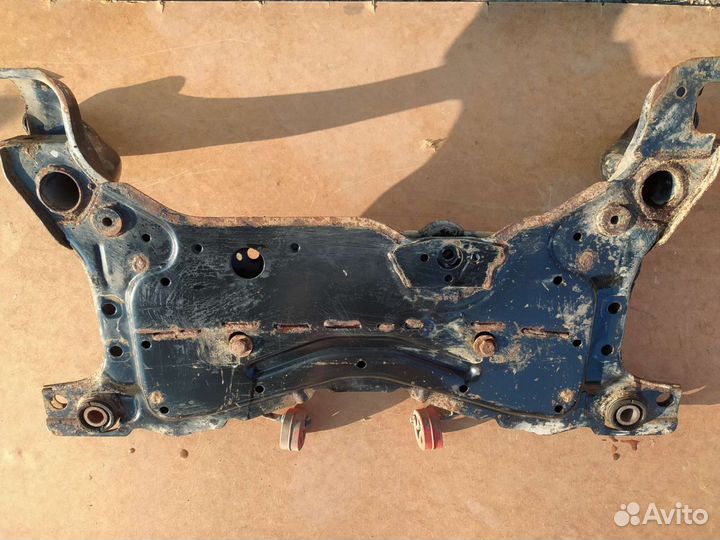 Подрамник mazda 3 bk