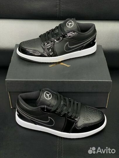 Nike Air Jordan 1 Low black and white