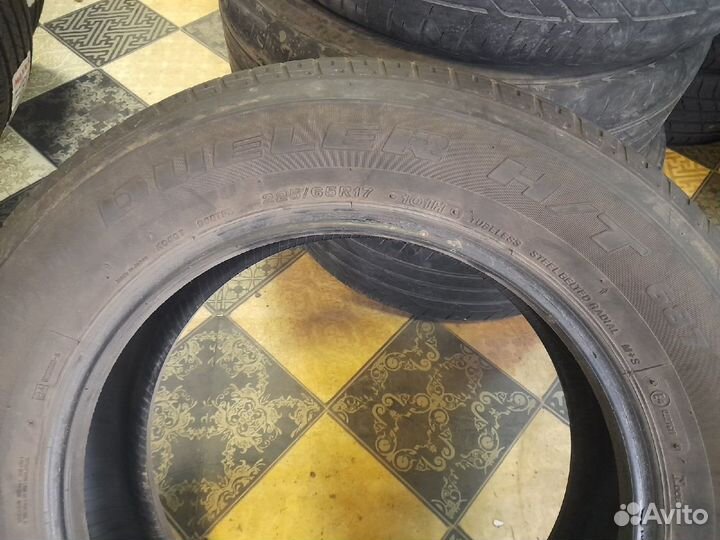 Bridgestone Dueler H/T D687 225/65 R17