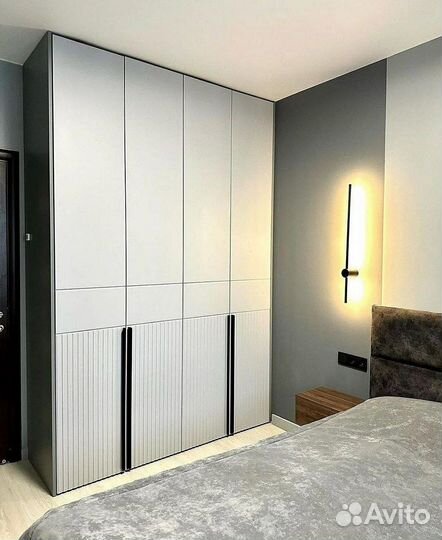 Шкаф распашной