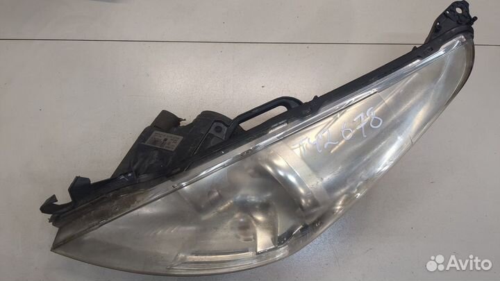 Фара (передняя) Peugeot 5008, 2011