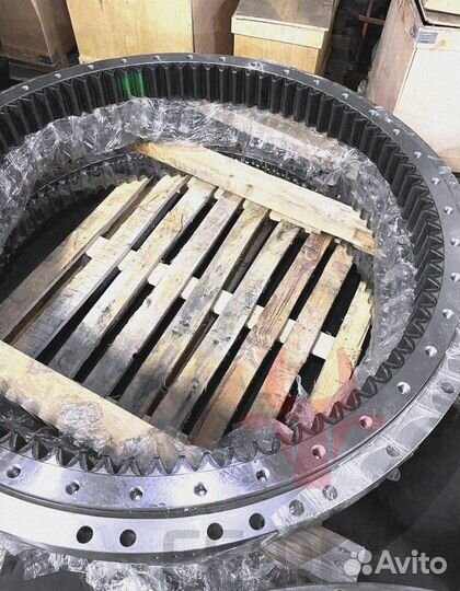 Опорно-поворотный круг Hyundai 81N9-01020