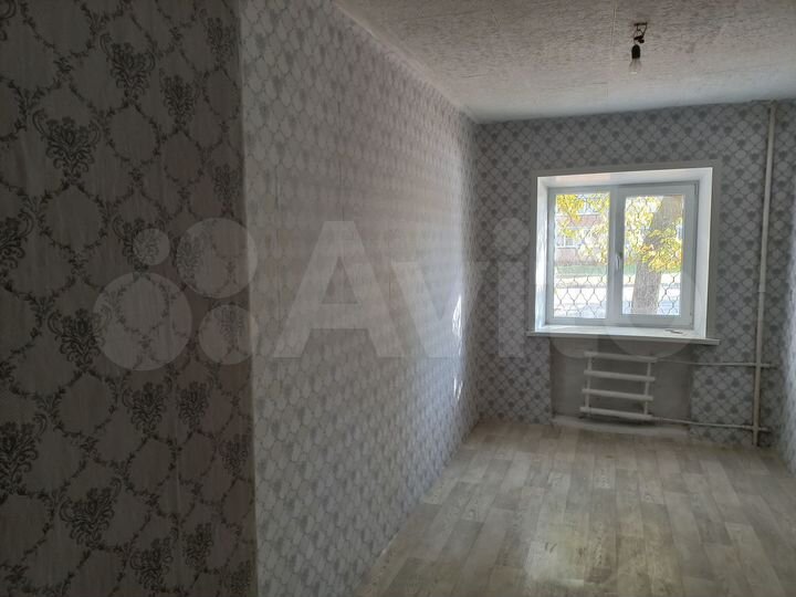 3-к. квартира, 54 м², 1/4 эт.