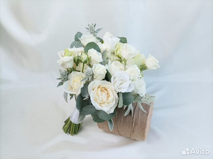 Свадебный белый букет невесты